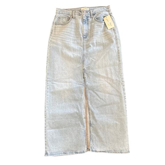 NWT Universal Thread Front Slit Maxi Skirt Light Wash Denim Blue Y2K Women's 6 - Picture 2 of 5